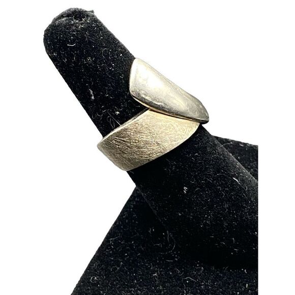 Sterling silver 925 cross over ring smooth over pattern - Picture 5 of 8